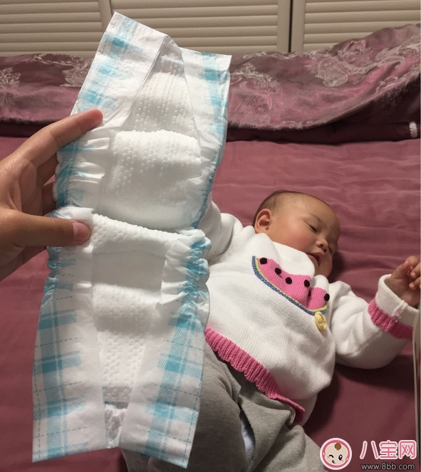 想知道紙尿褲和紙尿片哪個(gè)好 來(lái)看雀氏紙尿片測(cè)評(píng)吧