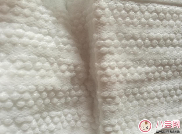 想知道紙尿褲和紙尿片哪個(gè)好 來(lái)看雀氏紙尿片測(cè)評(píng)吧