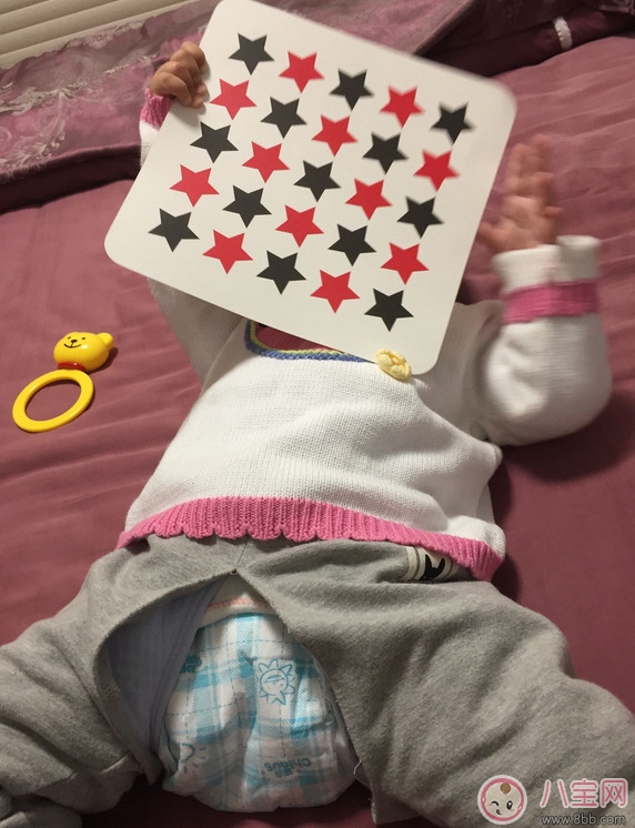 想知道紙尿褲和紙尿片哪個(gè)好 來(lái)看雀氏紙尿片測(cè)評(píng)吧