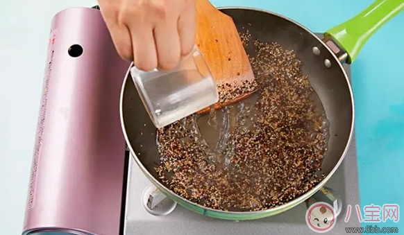 給寶寶輔食加點(diǎn)谷物 甜菜南瓜藜麥飯