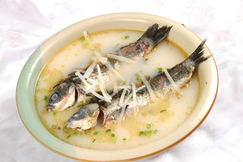 孕婦食譜鯽魚湯 孕婦食譜鯽魚湯的做法