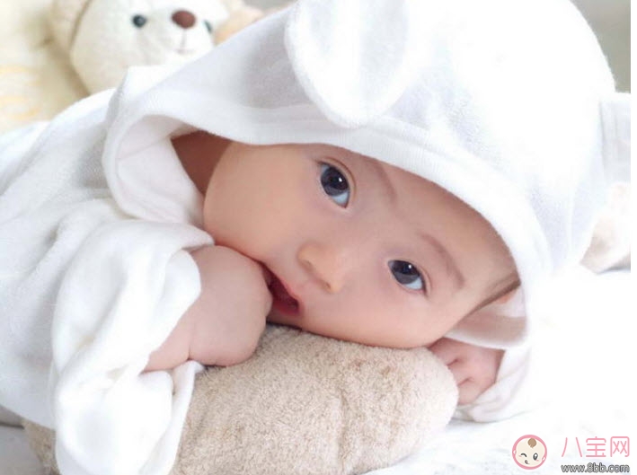 給寶寶洗澡媽媽要注意什么 給孩子洗澡的注意事項有哪些