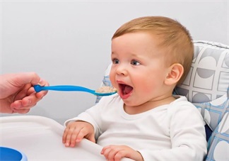 孩子3歲還不會吃飯怎么辦 教不會孩子吃飯的原因是什么