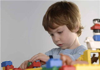 如何訓(xùn)練寶寶嗅覺、味覺發(fā)育 訓(xùn)練有哪些注意事項(xiàng)