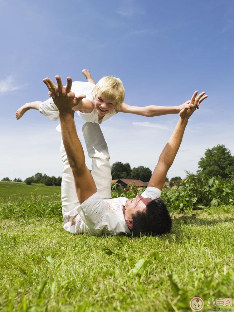 國(guó)慶節(jié)帶寶寶旅行應(yīng)該穿什么衣服？旅行物品需哎喲準(zhǔn)備哪些？