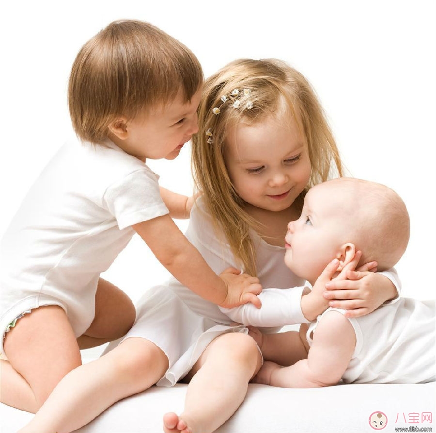 三歲孩子出現(xiàn)煩人行為怎么辦？如何與孩子和平共處