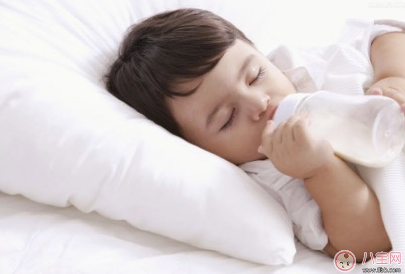 寶寶夜奶要吃多少 寶寶奶睡怎么改