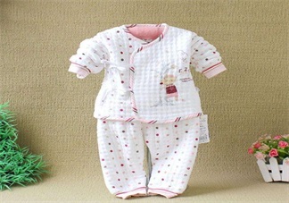 天一冷就給寶寶添衣 捂出病來(lái)我可不管