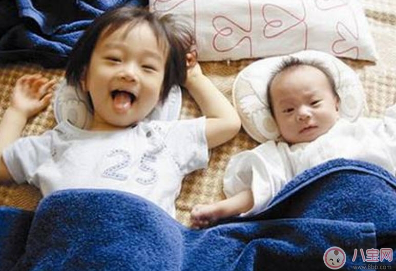 二胎媽媽怎么帶好兩個(gè)孩子 二孩媽媽怎么照顧兩個(gè)孩子生活學(xué)習(xí)