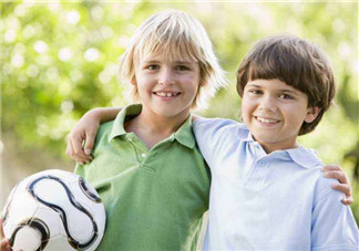 孩子個(gè)子矮長(zhǎng)不高是什么原因 寶寶身高和睡覺哪些壞習(xí)慣有關(guān)