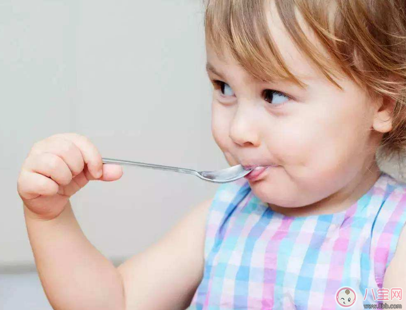 添加輔食前可以給寶寶加米粉 寶寶米粉添加技巧