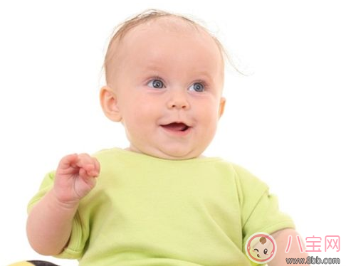 孩子多大會(huì)叫爸爸媽媽 孩子開(kāi)口說(shuō)話(huà)是什么時(shí)候