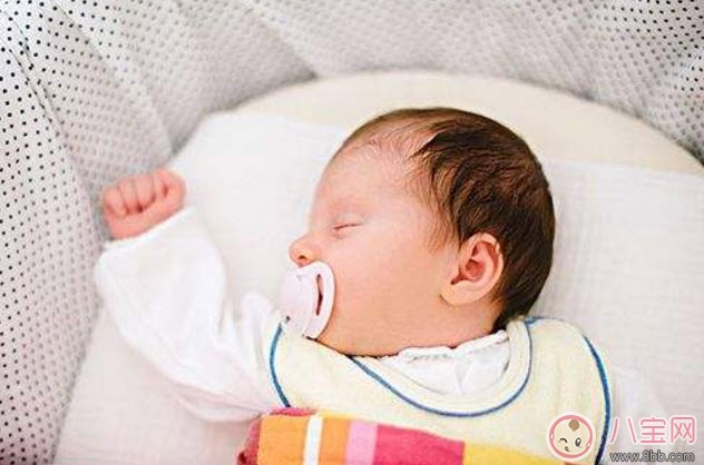 秋天可以給寶寶斷奶嗎 寶寶秋天幾月份斷奶好 秋天可以給寶寶斷奶嗎 寶寶秋天幾月份斷奶好