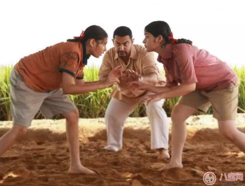 寶寶摔下來心疼的想哭 孩子摔了之后別急著進(jìn)入誤區(qū)