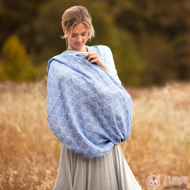 公眾場(chǎng)合哺乳爭(zhēng)議大 哺乳來塊哺乳巾吧