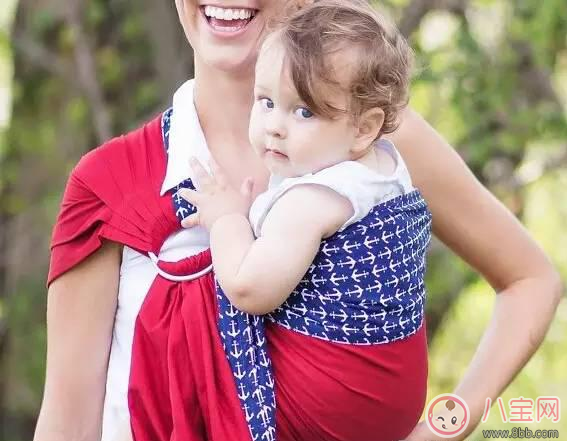 公眾場(chǎng)合哺乳爭(zhēng)議大 哺乳來塊哺乳巾吧