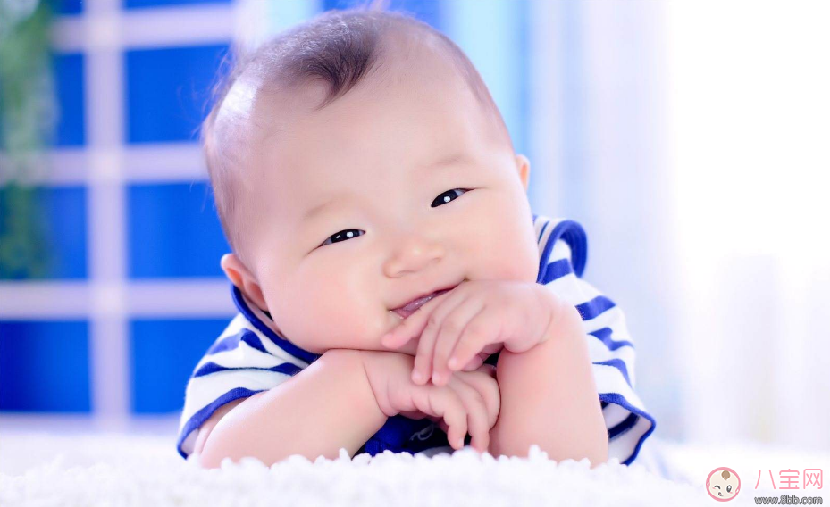 孩子開始發(fā)出聲音就要注意 可以教孩子學(xué)說話了 孩子開始發(fā)出聲音就要注意 可以教孩子學(xué)說話了