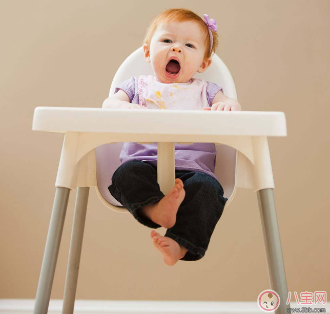 你還在給孩子喂飯嗎 其實(shí)你的喂飯行為會(huì)讓孩子變丑