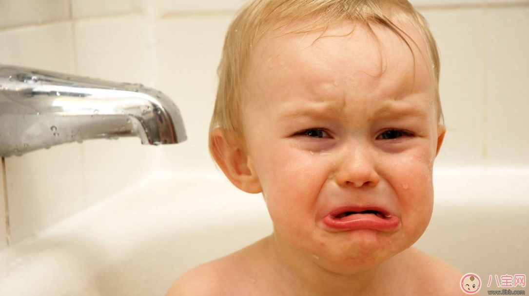 孩子怕鬼怕黑不敢睡覺 孩子怕的鬼究竟是什么