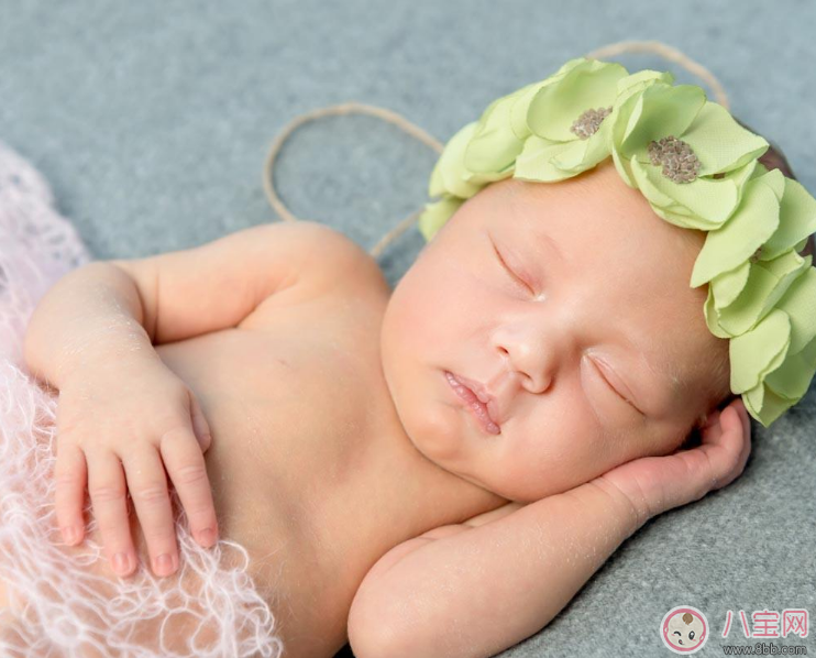 孩子睡覺(jué)千萬(wàn)不要跟著老人睡 孩子睡覺(jué)這么做才是最好