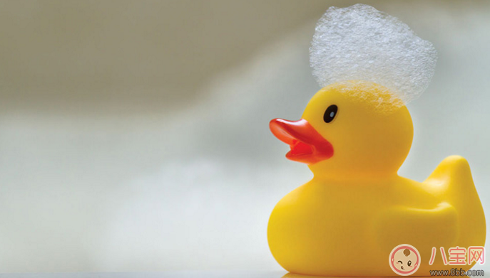 給寶寶洗澡有什么講究 這五個(gè)錯(cuò)誤要避免