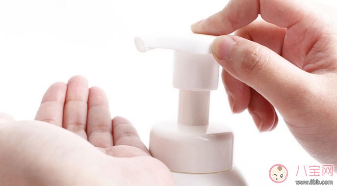 給寶寶洗澡有什么講究 這五個(gè)錯(cuò)誤要避免