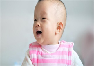 寶寶撞頭行為內(nèi)有含義 孩子這么喜歡撞頭其實(shí)是因?yàn)樗? data-WtGt=