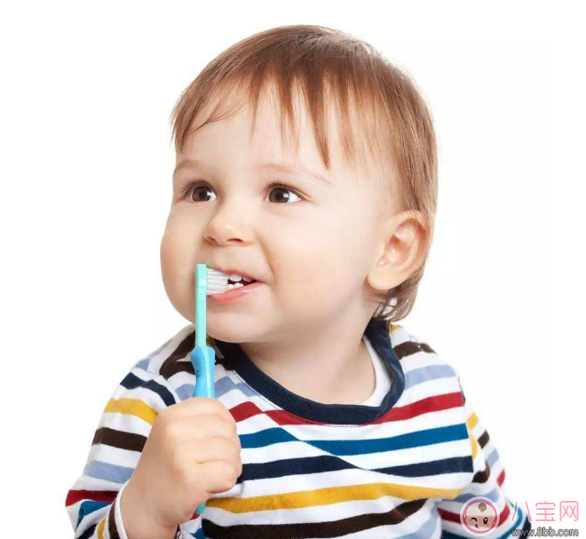 孩子長(zhǎng)牙有順序 沒(méi)按規(guī)律來(lái)危害大