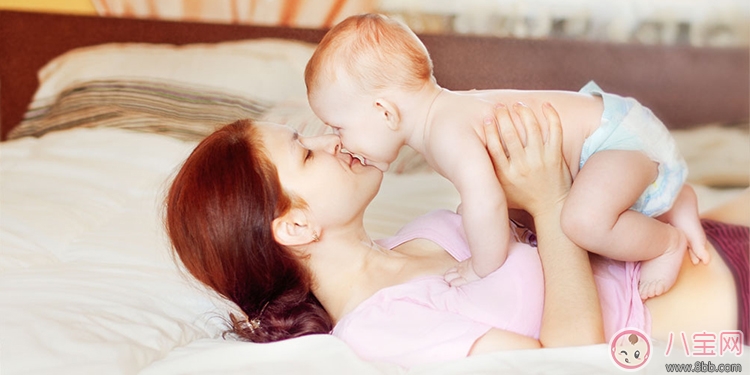 母乳喂養(yǎng)姿勢(shì)和技巧2017 正確的母乳喂養(yǎng)方式