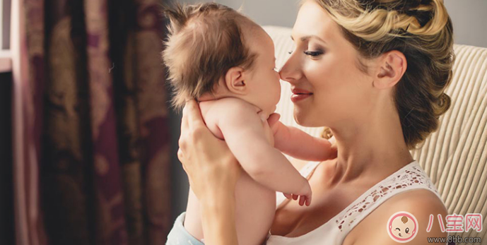 母乳喂養(yǎng)姿勢(shì)和技巧2017 正確的母乳喂養(yǎng)方式