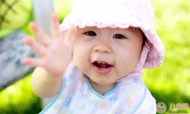 寶寶手上長(zhǎng)肉刺是因?yàn)槿狈I(yíng)養(yǎng)嗎 寶寶手指上長(zhǎng)倒刺是什么原因