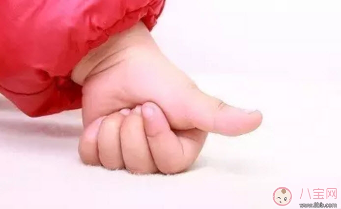 寶寶手上長(zhǎng)肉刺是因?yàn)槿狈I(yíng)養(yǎng)嗎 寶寶手指上長(zhǎng)倒刺是什么原因