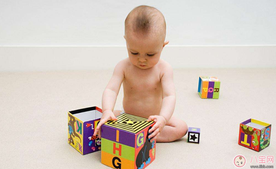 常摸這兩個(gè)地方可以讓孩子更聰明 孩子變聰明的方法推薦