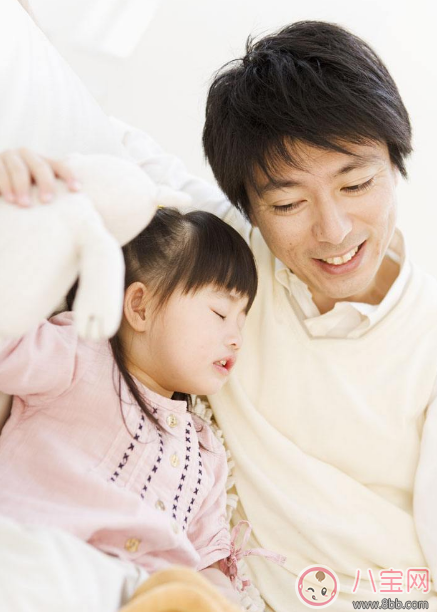 怎么哄都不睡寶寶 是不是方法沒用對(duì)