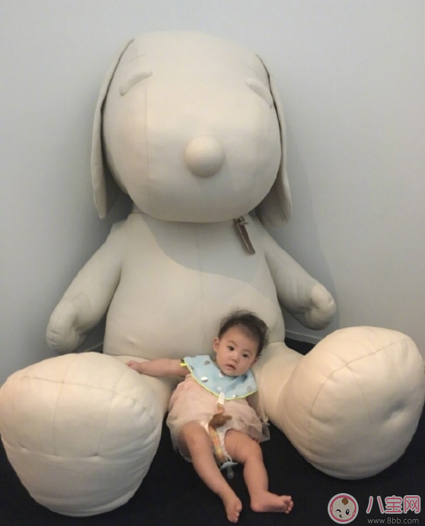 陳冠希瘋狂曬娃可愛寶寶萌翻 孩子吐泡泡是正常的嗎 陳冠希瘋狂曬娃可愛寶寶萌翻 孩子吐泡泡是正常的嗎