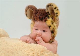 孩子頑劣喜歡玩手指 孩子玩手指怎么糾正