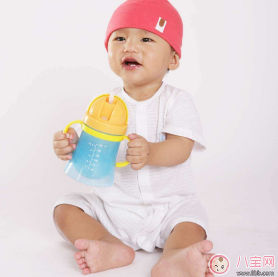 母乳喂養(yǎng)門(mén)道大 大多數(shù)人竟不知這樣的母乳不能給孩子吃