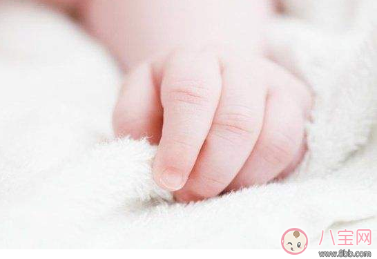 孩子手上長(zhǎng)倒刺 寶媽應(yīng)該這么做 孩子手上長(zhǎng)倒刺 寶媽應(yīng)該這么做