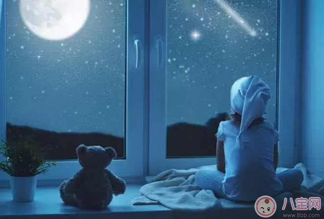 寶寶睡眠訓(xùn)練多大開(kāi)始好 為什么不要太早開(kāi)始睡眠訓(xùn)練