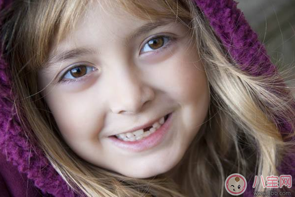 孩子換牙牙不掉 孩子雙排牙要不要拔 孩子換牙牙不掉 孩子雙排牙要不要拔