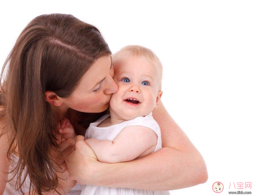 這樣表?yè)P(yáng)寶寶有益他的成長(zhǎng) 正確表?yè)P(yáng)孩子也有技巧