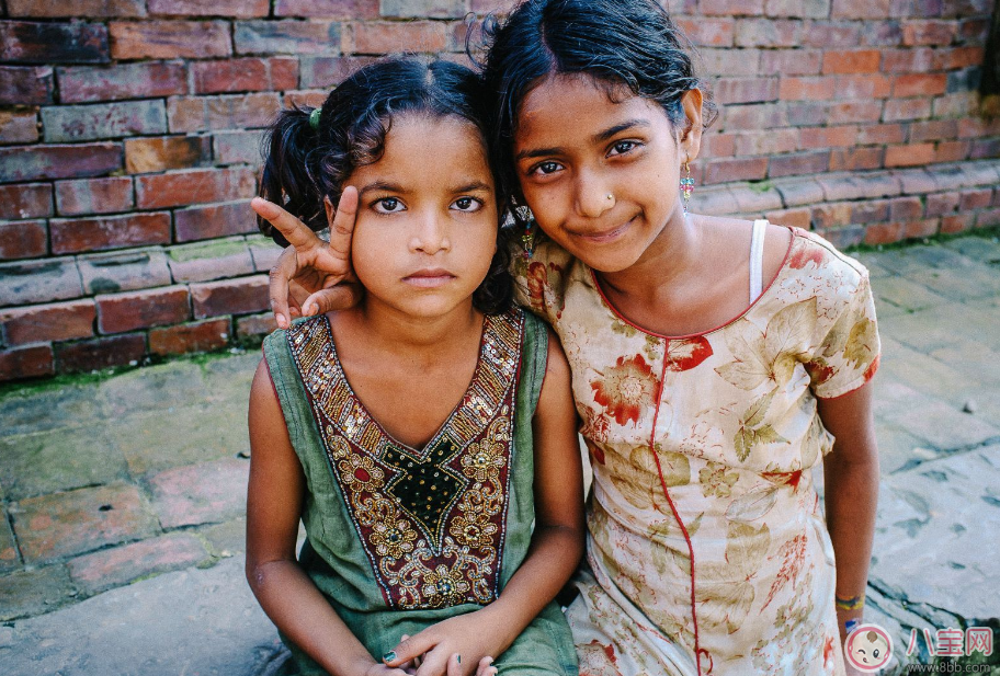 孩子不喜歡打招呼就批評(píng) 別把不懂禮貌安在孩子身上