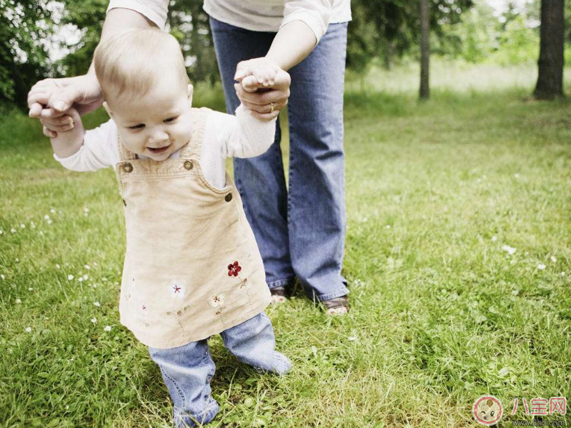 家里的墻都是孩子的畫板 原因是因為探索欲 家里的墻都是孩子的畫板 原因是因為探索欲