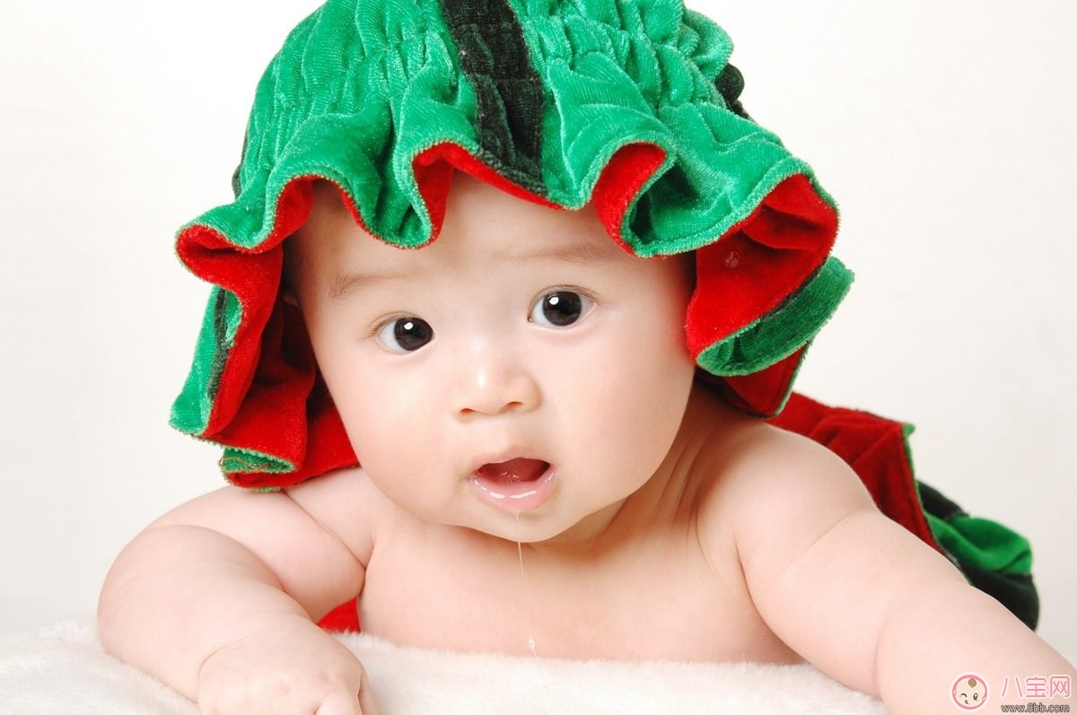 寶寶流口水正常嗎  寶寶流口水應(yīng)該怎么做