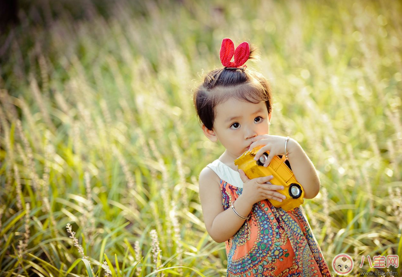 孩子說(shuō)方言到底好不好 孩子只會(huì)說(shuō)普通話真的好嗎