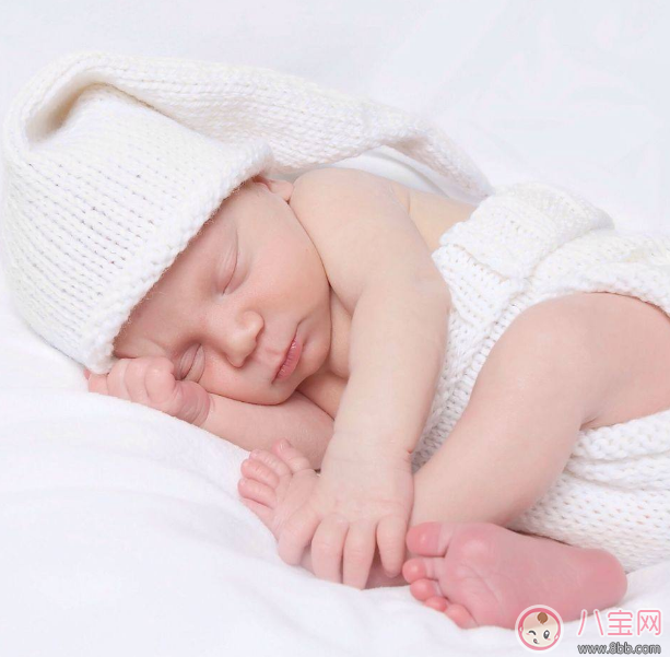 寶寶吃沒(méi)吃飽怎么知道 寶寶吃奶時(shí)間