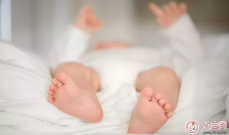 寶寶幾點(diǎn)睡覺最好 如何讓寶寶快速入睡