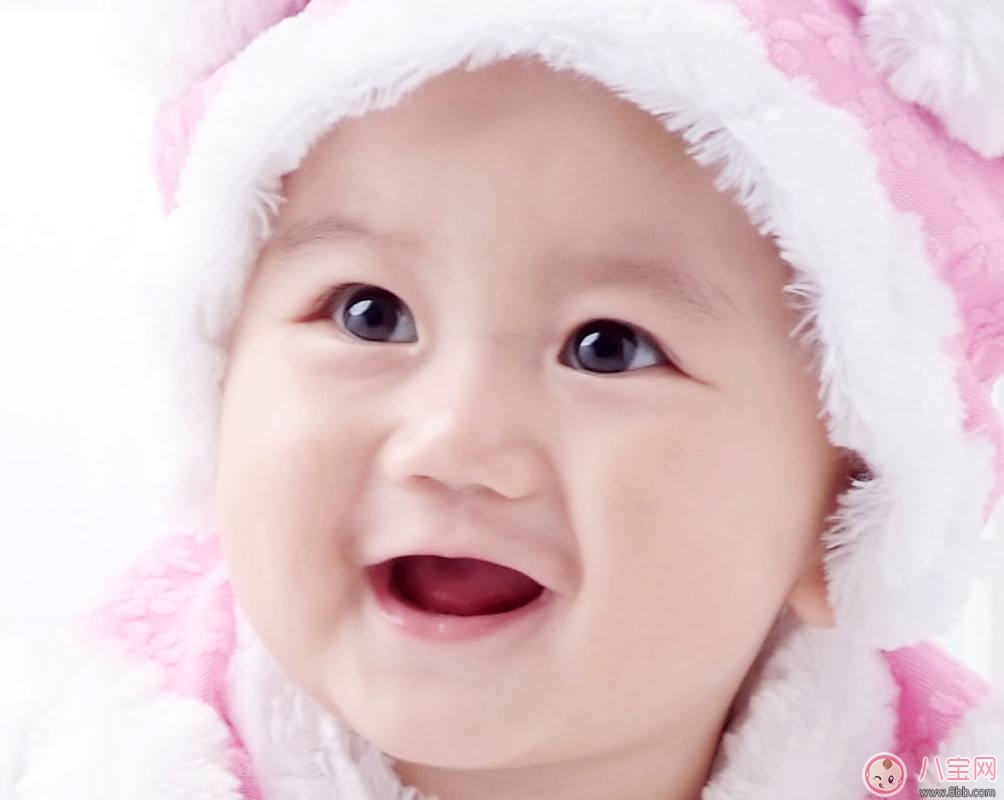 寶寶穿衣學(xué)問(wèn)大 挑選衣物要謹(jǐn)慎 寶寶穿衣學(xué)問(wèn)大 挑選衣物要謹(jǐn)慎