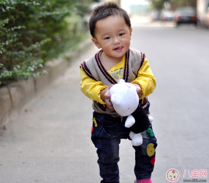 趙文卓luna寶寶學(xué)會走路 孩子走路怎么教