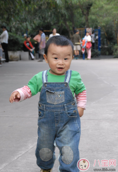 趙文卓luna寶寶學(xué)會走路 孩子走路怎么教